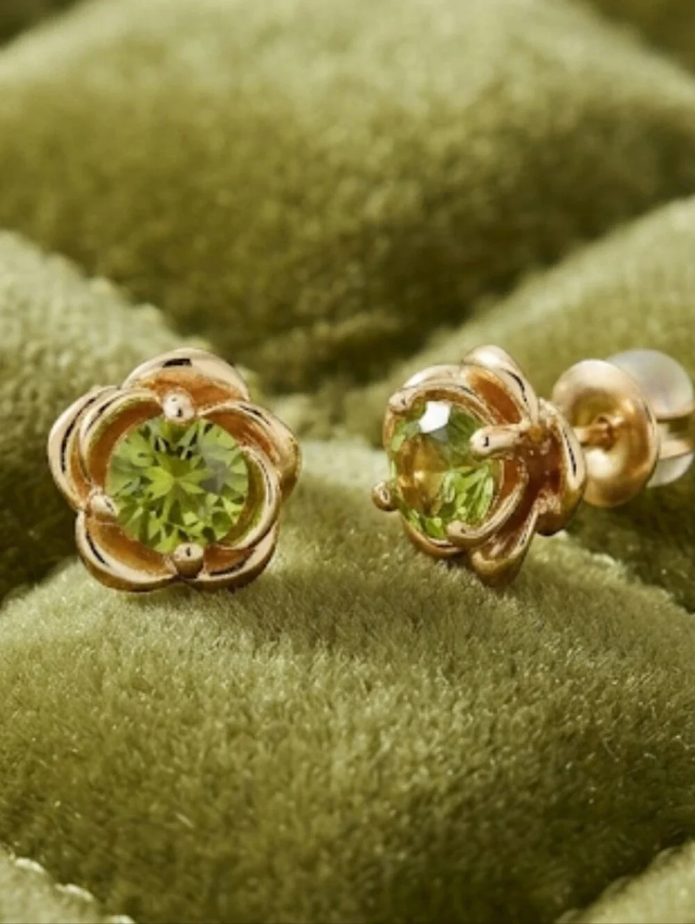 ✨ NWT 14K Gold & 925 Sterling Silver Real Peridot Rose Floral Stud Earrings ✨​